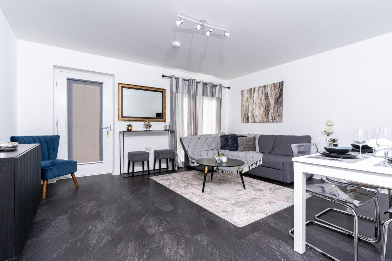 Spacious 3 Bedroom House In Glasgow City With Private Parking & Garden 外观 照片