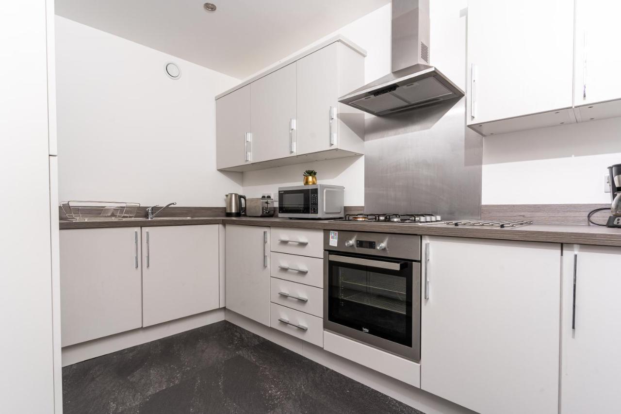 Spacious 3 Bedroom House In Glasgow City With Private Parking & Garden 外观 照片