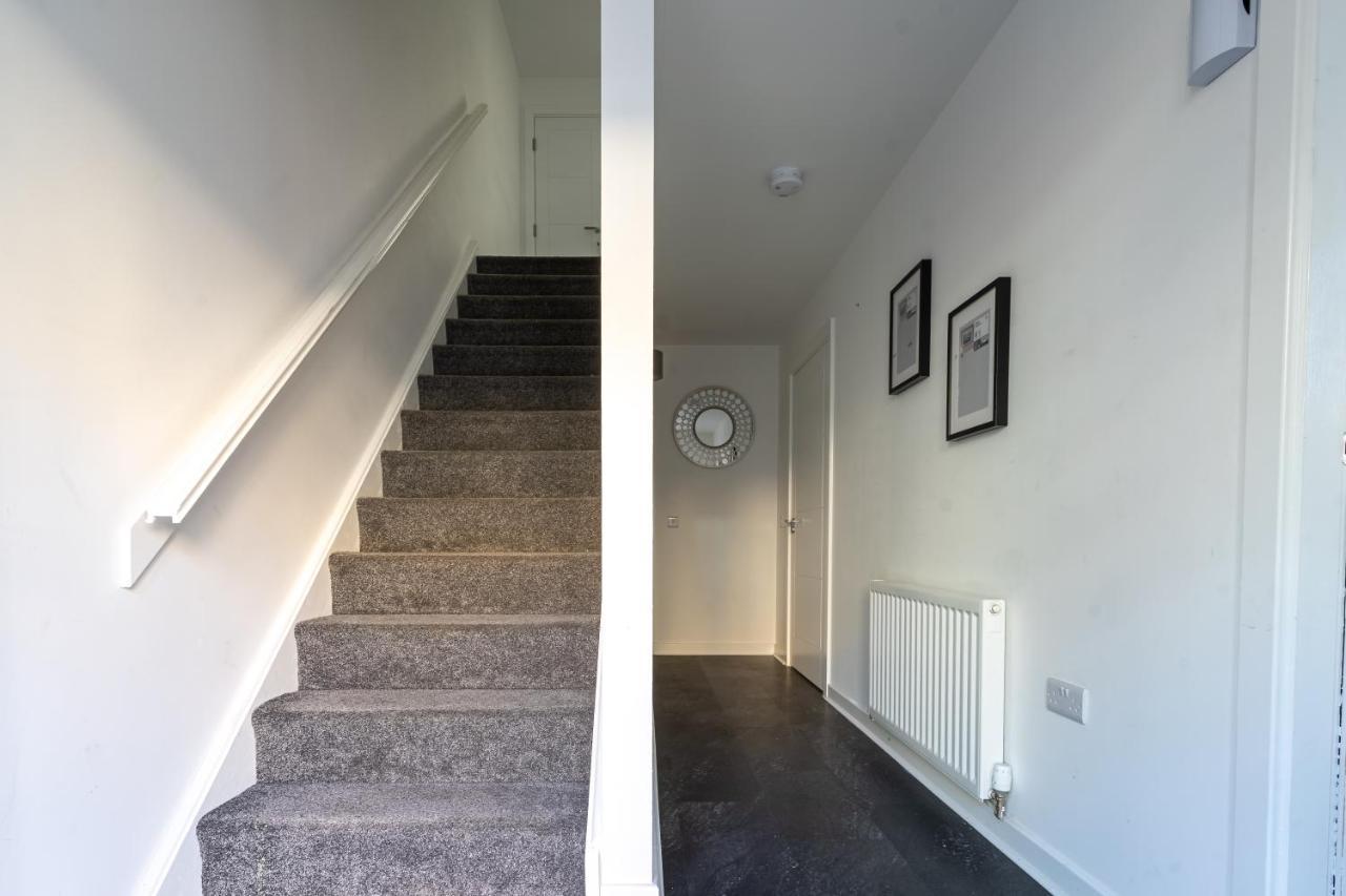 Spacious 3 Bedroom House In Glasgow City With Private Parking & Garden 外观 照片