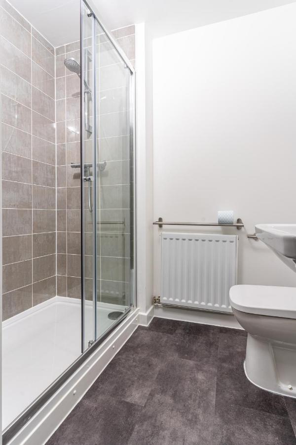 Spacious 3 Bedroom House In Glasgow City With Private Parking & Garden 外观 照片