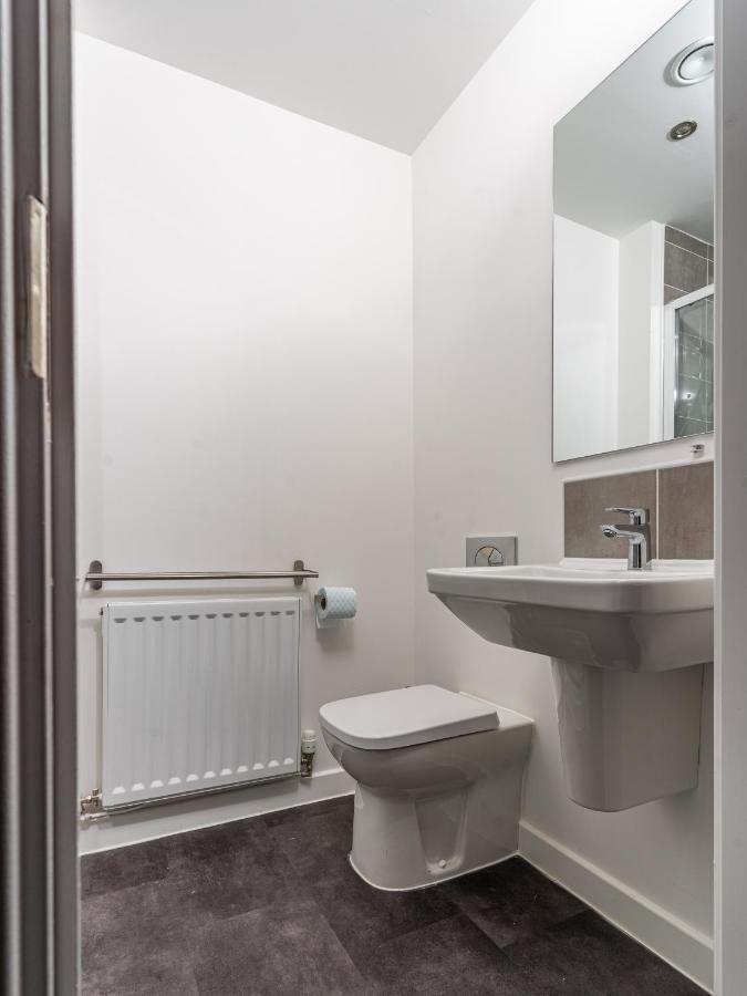 Spacious 3 Bedroom House In Glasgow City With Private Parking & Garden 外观 照片
